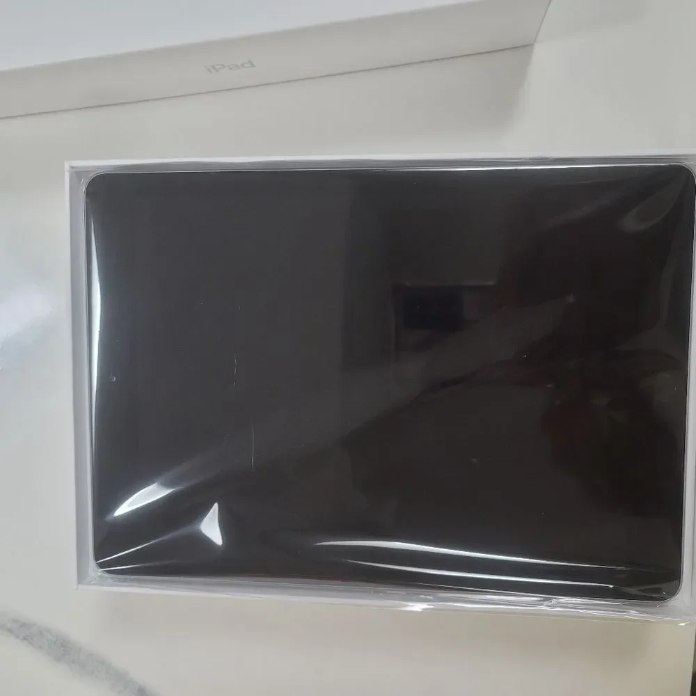 I PAD 5 bundle with Smart Watch Earbuds And 2 Bands